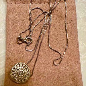 18K White Gold Diamond Pendant Necklace w/adjustable chain